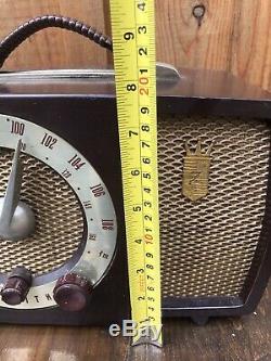 Vintage 1951 Zenith Tube Radio Model H724z