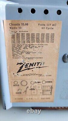 Vintage 1954 Zenith Model L515F Owl Eyes Tube Clock Radio Immaculate