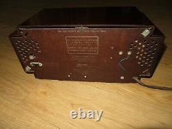 Vintage 1956 Zenith Tube Radio AM FM with Clock Model Z733 Works & looks great