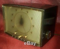 Vintage 1957 Zenith Mid Century Clock Radio Model Z-524