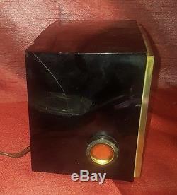 Vintage 1957 Zenith Mid Century Clock Radio Model Z-524