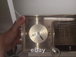 Vintage 1960 Zenith Alarm Clock Radio Model L516W Mid Century Modern Tube radio
