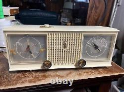 Vintage 1960 Zenith C519W AM Vacuum Tube Radio withClock Alarm Working Beautiful