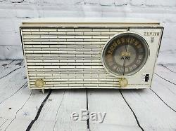 Vintage 1967 Zenith Model X316 AM/FM Tabletop Tube Radio with AFC White
