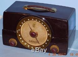 Vintage Art Deco 1950 ZENITH Model G725 Bakelite AM/FM 7-Tube Radio