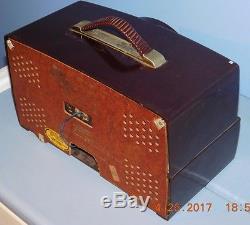 Vintage Art Deco 1950 ZENITH Model G725 Bakelite AM/FM 7-Tube Radio