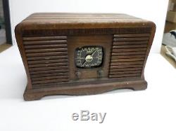 Vintage BEAUTIFUL WOOD ZENITH RADIO UNTESTED