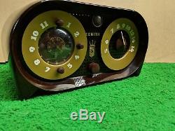 Vintage Bakelite ZENITH Model G516 Brown Clock Radio The Owl Tube AM Radio