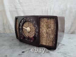 Vintage Bakelite Zenith AM/FM Radio Model T723