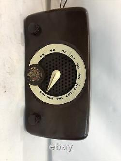Vintage FM Zenith Model 7M918 Art Deco Tube Radio Powers Up Bakelite Cabinet