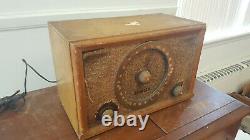 Vintage HiFi Zenith, High Fidelity AM/ FM Tube Radio