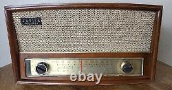 Vintage MCM 1950s Era Zenith Long Distance Tube Radio S-52224 Tested & Works