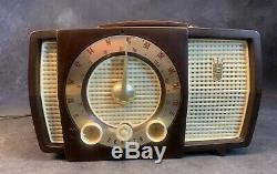 Vintage MCM 1956 Zenith Bakelite Tube Radio WORKS S-40174 721 Model Y724
