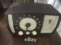 Vintage Mid Century 1955 Zenith Tube Radio Model Y723