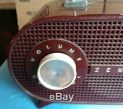 Vintage Mid-Century Zenith AM Tube RadioChicagoVery Clean & Plays Well