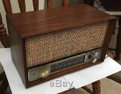 Vintage Mid Century Zenith K731AM/FM Tube Radio Fully Electronically Restored