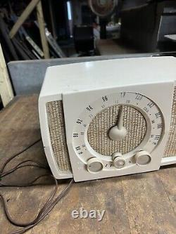 Vintage Old Original Zenith Model T723 White Bakelite Electric Tube Radio USA