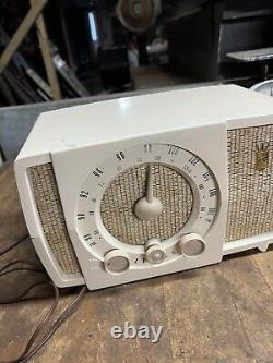 Vintage Old Original Zenith Model T723 White Bakelite Electric Tube Radio USA