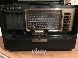 Vintage Radio Zenith trans-oceanic, wave magnet, model A600. Used