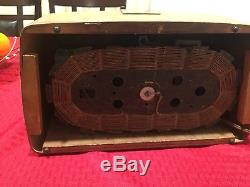 Vintage Rare Zenith Tube Radio 6D030E Circa 1940s