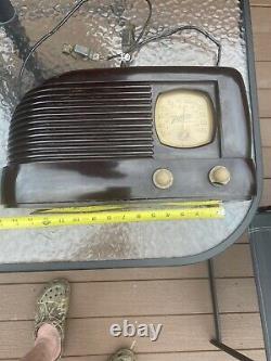 Vintage Retro Antique Zenith Table Radio 1939 Model 4-B-313 Battery Operated