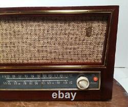 Vintage Wood Zenith AM/FM Tube Radio Tested Works Great