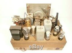 Vintage ZENITH 8S661 CH 8B01 RADIO Recapped CHASSIS with 8 TUBES, 17 new caps