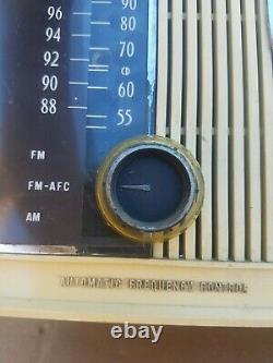 Vintage ZENITH AM, FM Radio model H 845 manufactured in USA