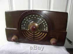 Vintage ZENITH Model 7H820UZ Tube RADIO Bakelite, 1950's, Serviced & Works, FM