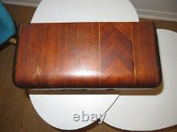 Vintage ZENITH Tube Radio model 529 Wood Cabinet
