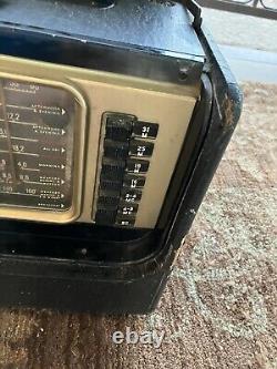 Vintage Zenith 600 Trans-Oceanic Wave Magnet Multi-Band Tube Radio Collector