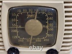 Vintage Zenith 6D510W Bakelite Tube Radio PLEASE READ