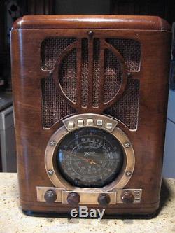 Vintage Zenith 6S330, 6-S-330 tube tombstone radio