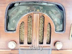 Vintage Zenith 6-D-2615 Radio Boomerang (1942)