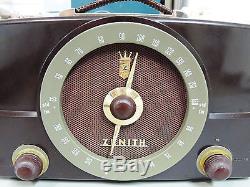 Vintage Zenith AM/FM Bakelite Tube Radio Model H725- Circa 1952