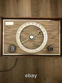 Vintage Zenith AM/FM Radio Model 835 The Super Symphonaire