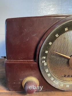 Vintage Zenith AM FM Tube Radio Model Y825 Bakelite Works