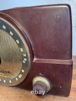 Vintage Zenith AM FM Tube Radio Model Y825 Bakelite Works