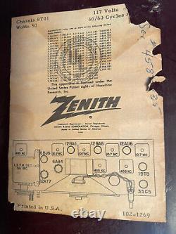 Vintage Zenith AM FM Tube Radio Model Y825 Bakelite Works
