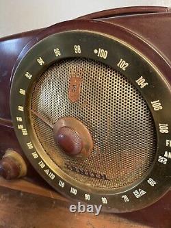 Vintage Zenith AM FM Tube Radio Model Y825 Bakelite Works