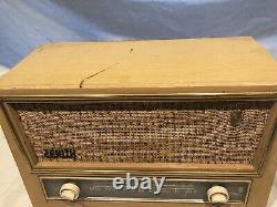 Vintage Zenith AM/FM Tube Radio Wooden Case Working Condition