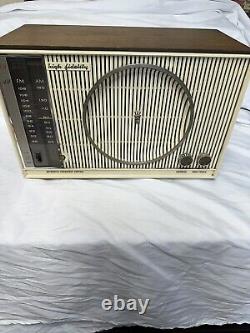 Vintage Zenith AM FM Tube Table Long Distance Radio Model X337