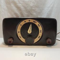 Vintage Zenith AM Radio Model K510