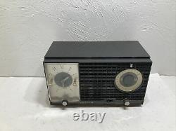 Vintage Zenith Am/Fm tube Radio Model S-54567