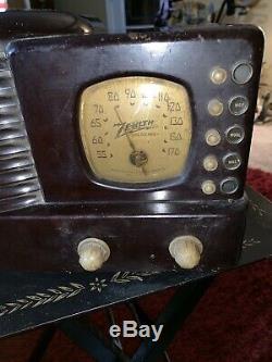 Vintage Zenith Art Deco Bakelite Plastic Case AM Tube Radio Model 5R312 Untested