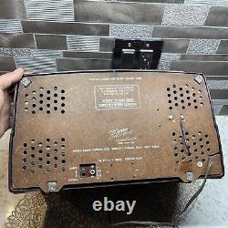 Vintage Zenith Bakelite AM/FM Radio Model T825 Very good shape but needs repair