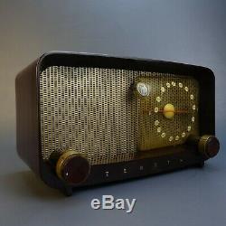 Vintage Zenith Bakelite AM Tube type radio S14976 table top model