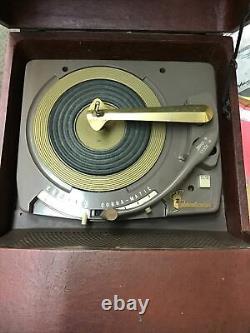 Vintage Zenith Bakelite COBRA-MATIC Strobescopic Tube Radio Phonograph (PR)