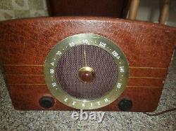 Vintage Zenith Bakelite COBRA-MATIC Strobescopic Tube Radio Phonograph Works