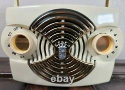 Vintage Zenith Bakelite Owl Eye Radio Model K 412 W Portable Tube